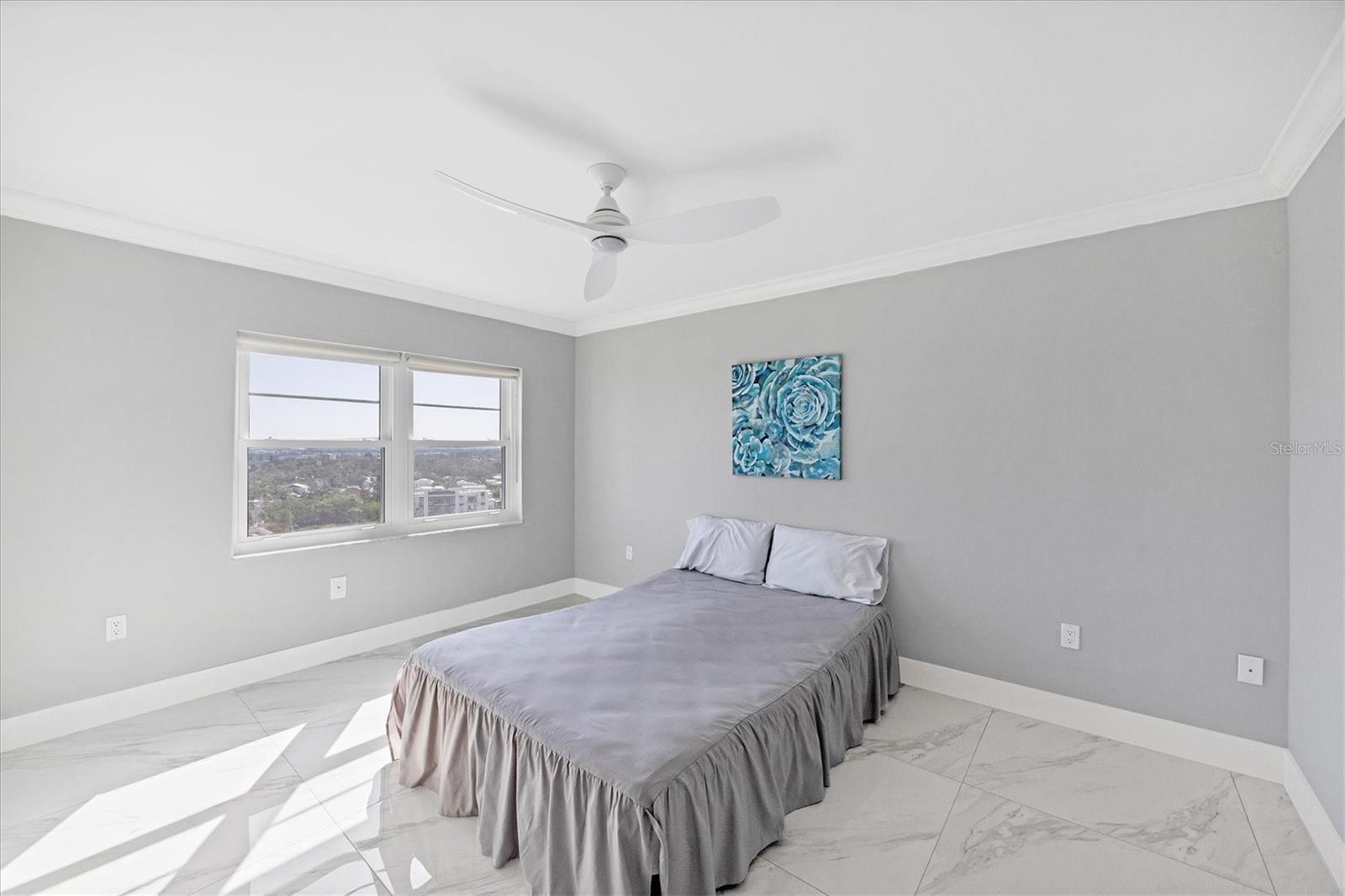 Image 22 of 39 For 555 Gulfstream Avenue 1401