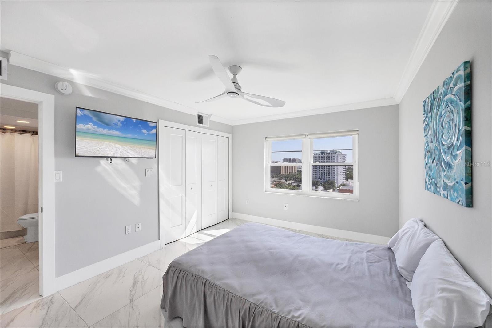 Image 23 of 39 For 555 Gulfstream Avenue 1401