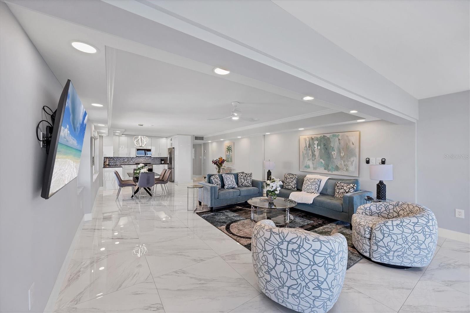 Image 7 of 39 For 555 Gulfstream Avenue 1401