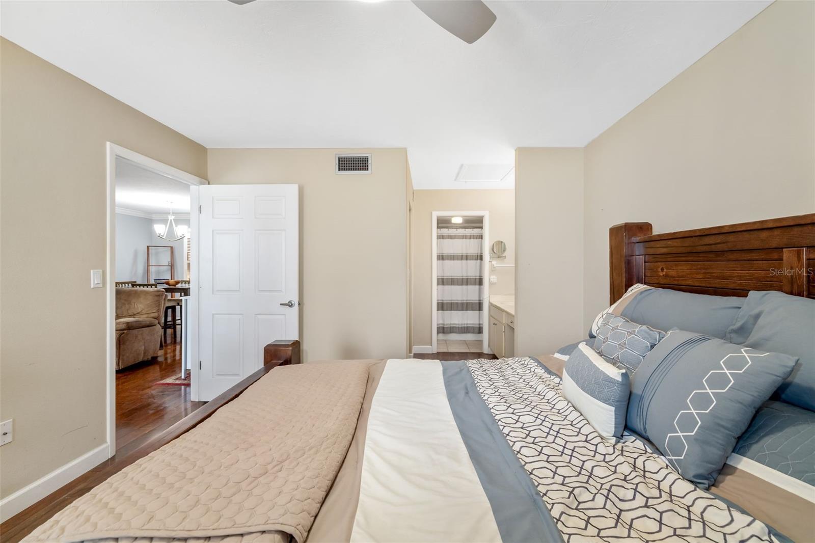 Image 12 of 45 For 7203 Curtiss Avenue 3d