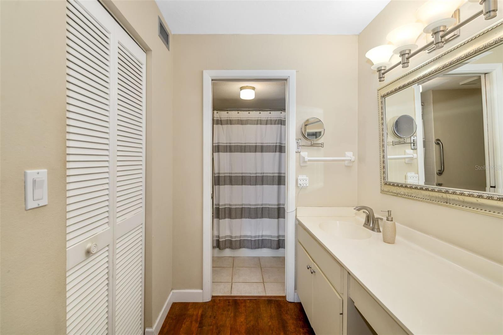 Image 14 of 45 For 7203 Curtiss Avenue 3d