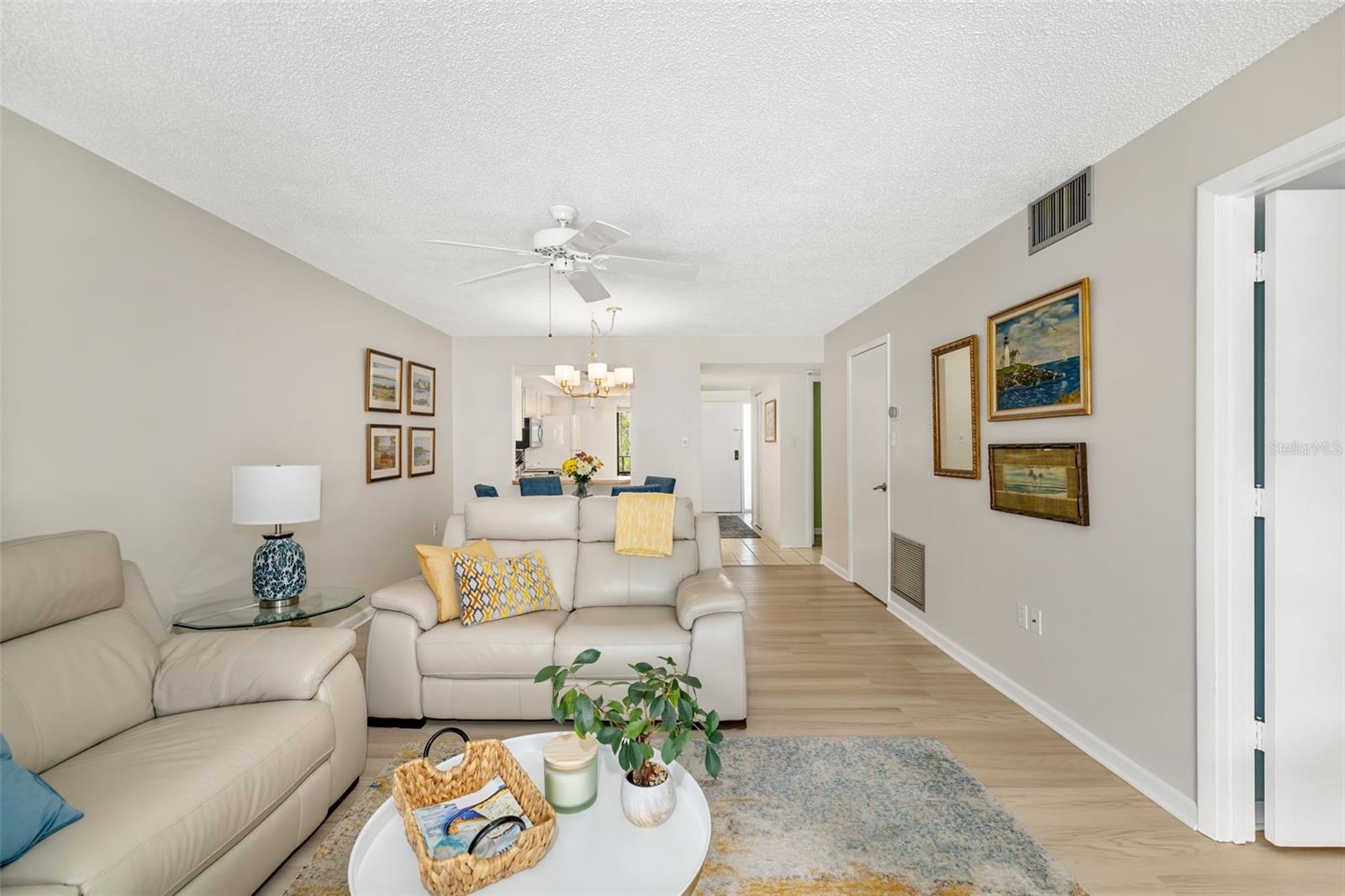 Image 4 of 54 For 7201 Curtiss Avenue 2d