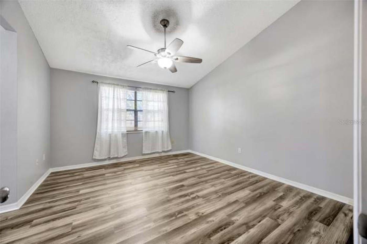 Image 15 of 24 For 4239 Brentwood Park Circle