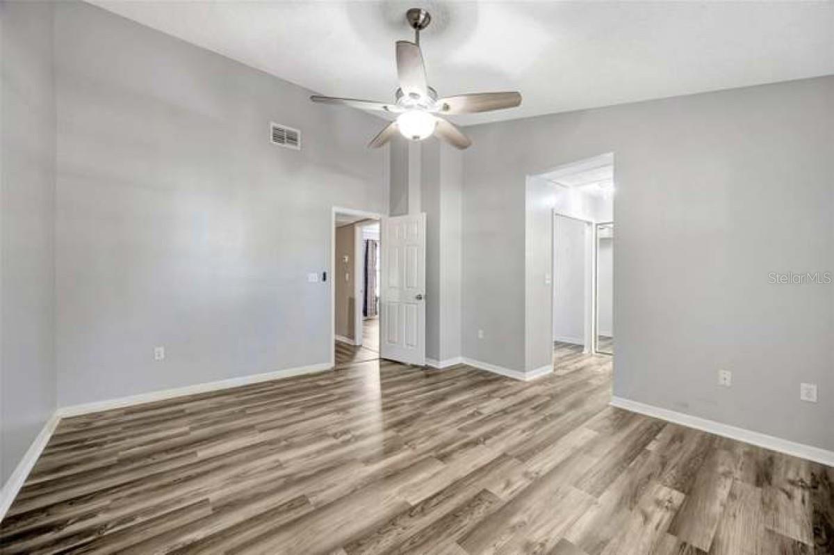 Image 17 of 24 For 4239 Brentwood Park Circle