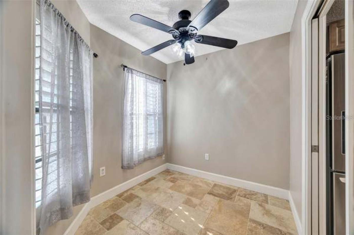 Image 5 of 24 For 4239 Brentwood Park Circle