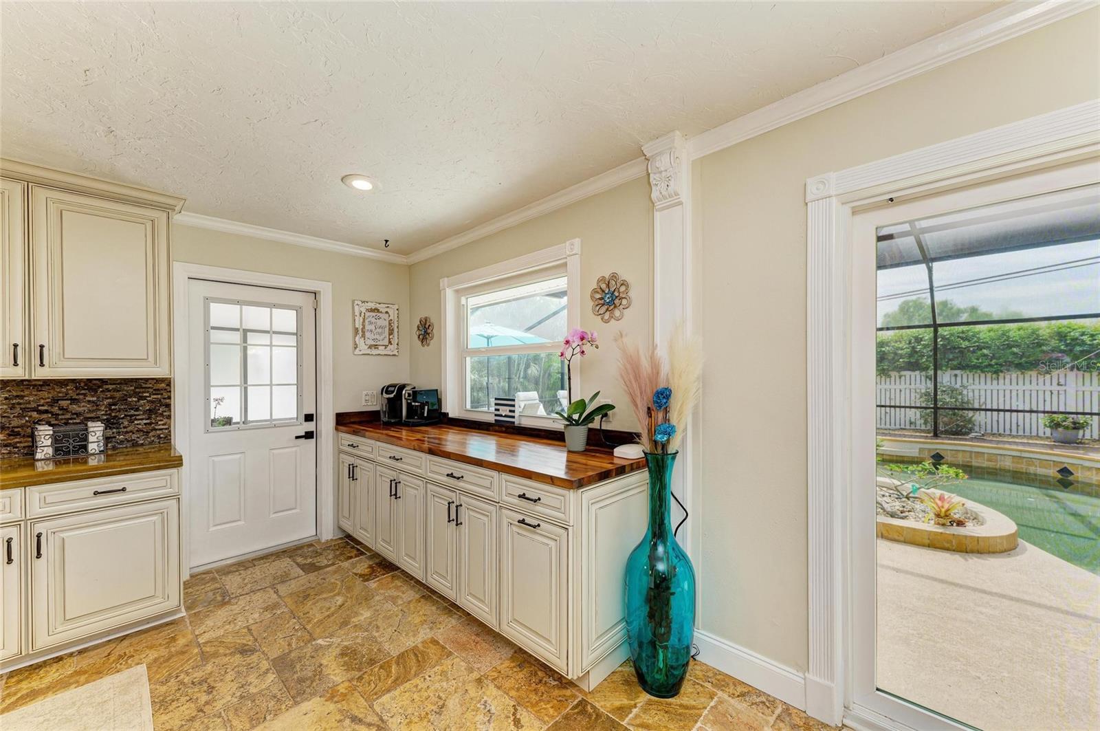 Image 18 of 65 For 2908 Mayflower Street