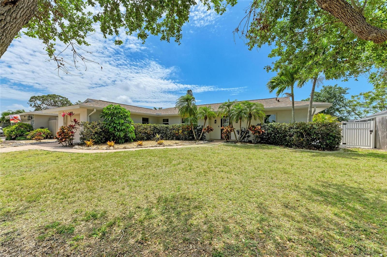 Image 2 of 65 For 2908 Mayflower Street