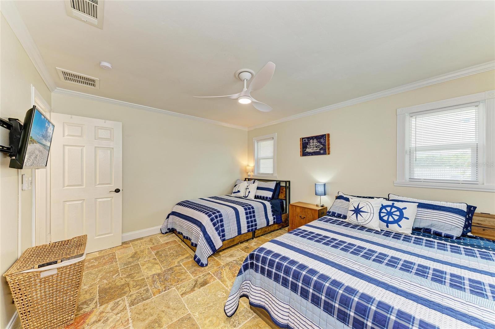 Image 23 of 65 For 2908 Mayflower Street