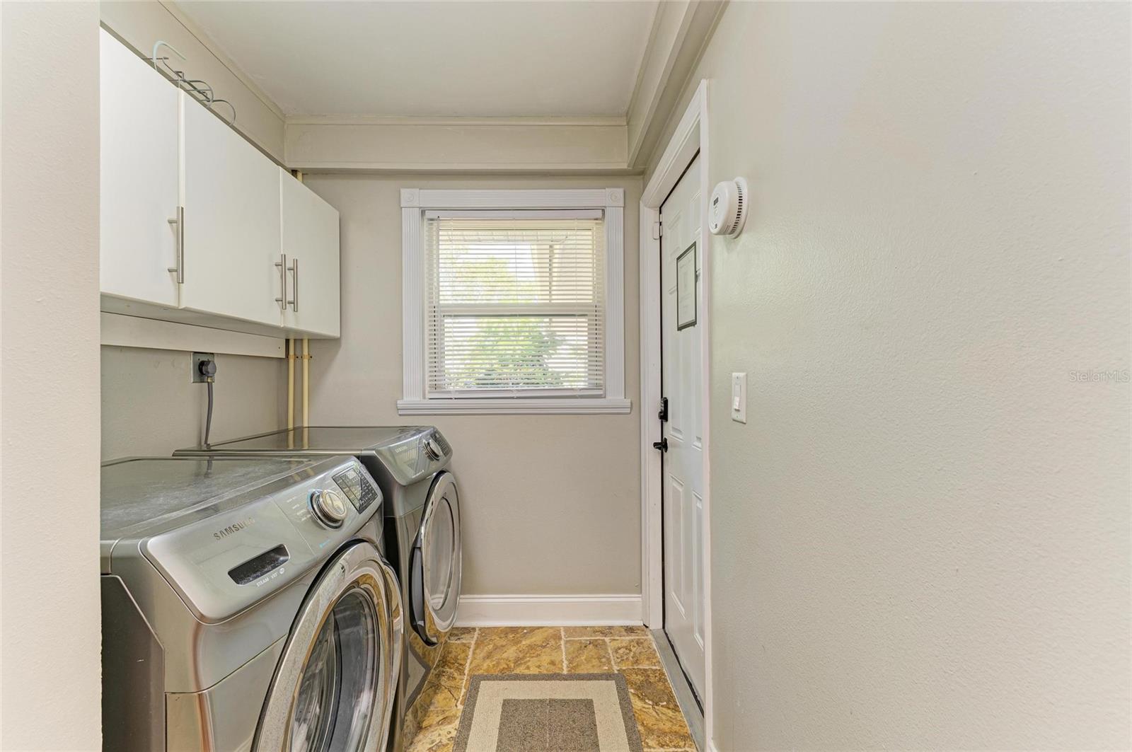 Image 33 of 65 For 2908 Mayflower Street
