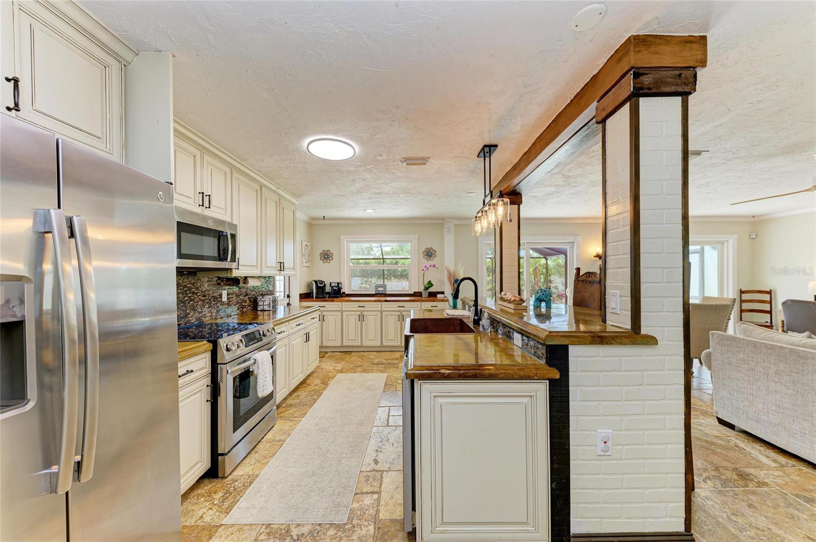 Image 9 of 65 For 2908 Mayflower Street