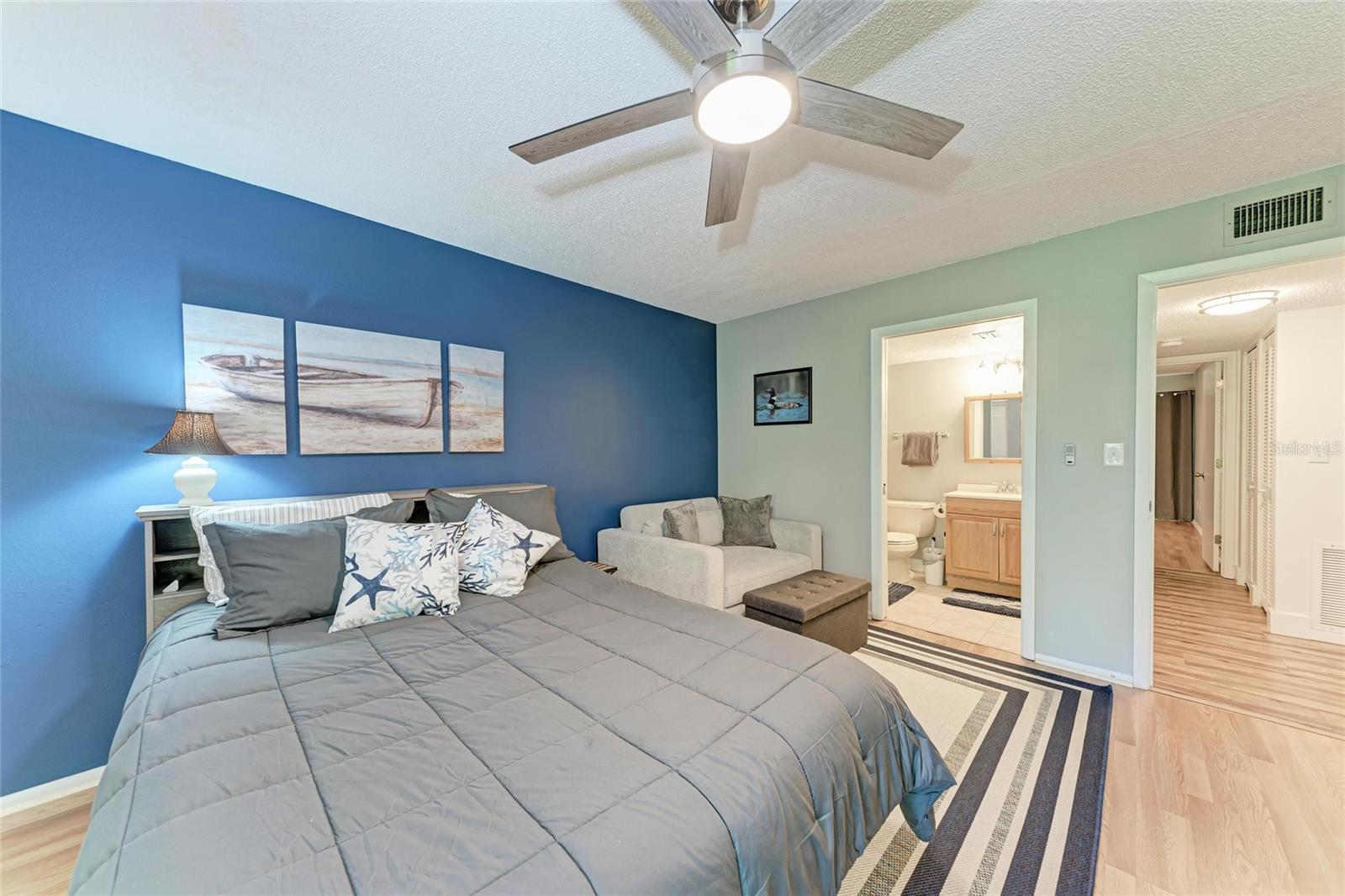 Image 16 of 45 For 3803 Sun Eagle Lane 203