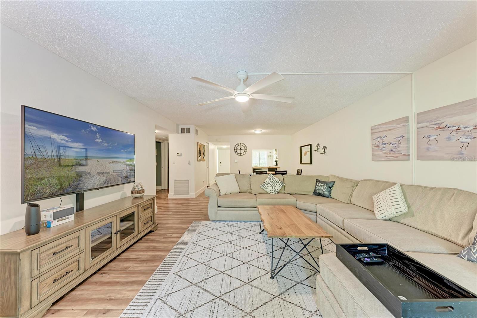 Image 7 of 45 For 3803 Sun Eagle Lane 203