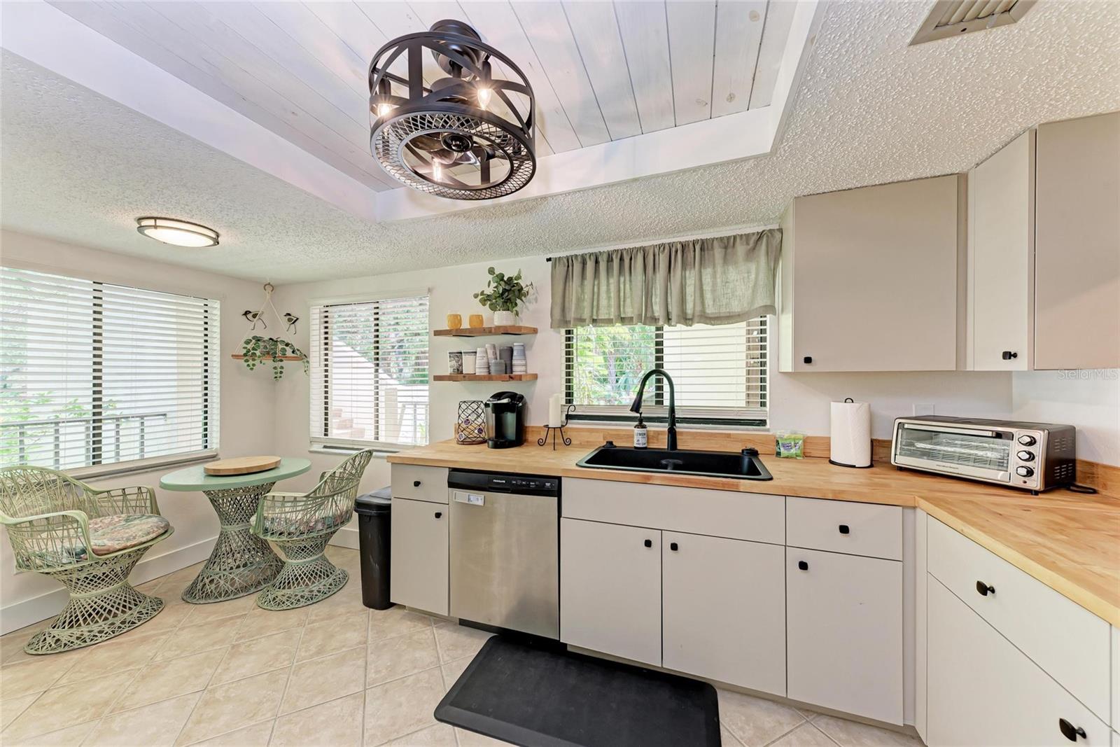 Image 8 of 45 For 3803 Sun Eagle Lane 203