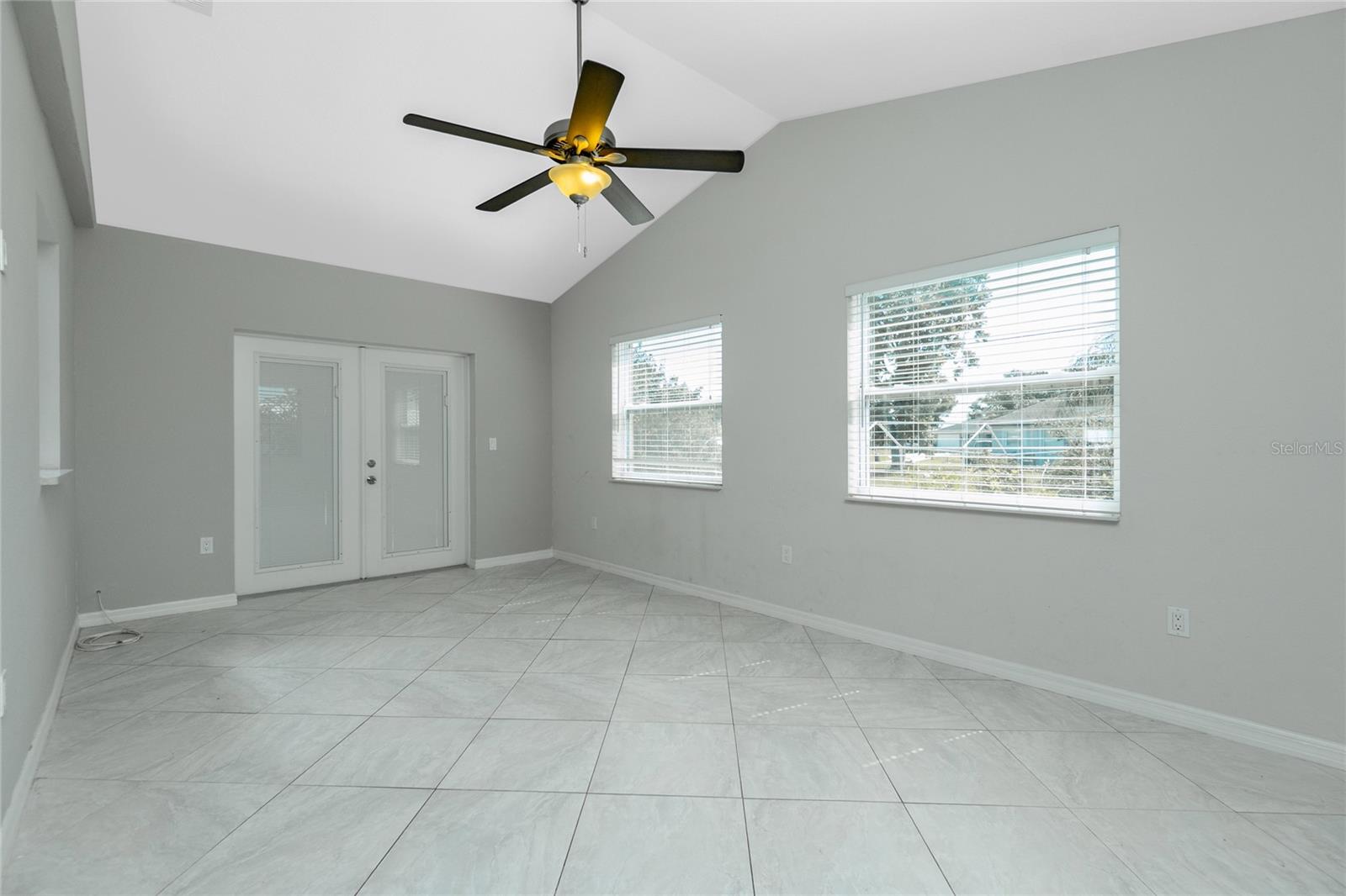 Image 15 of 21 For 11350 Orange Avenue
