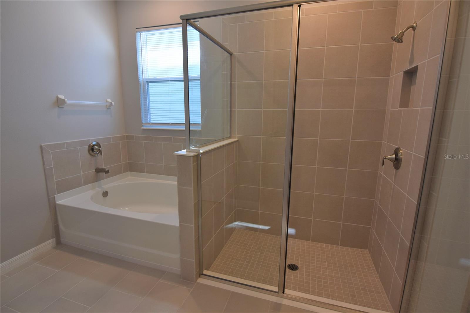 Image 11 of 26 For 2128 Midnight Pearl Drive