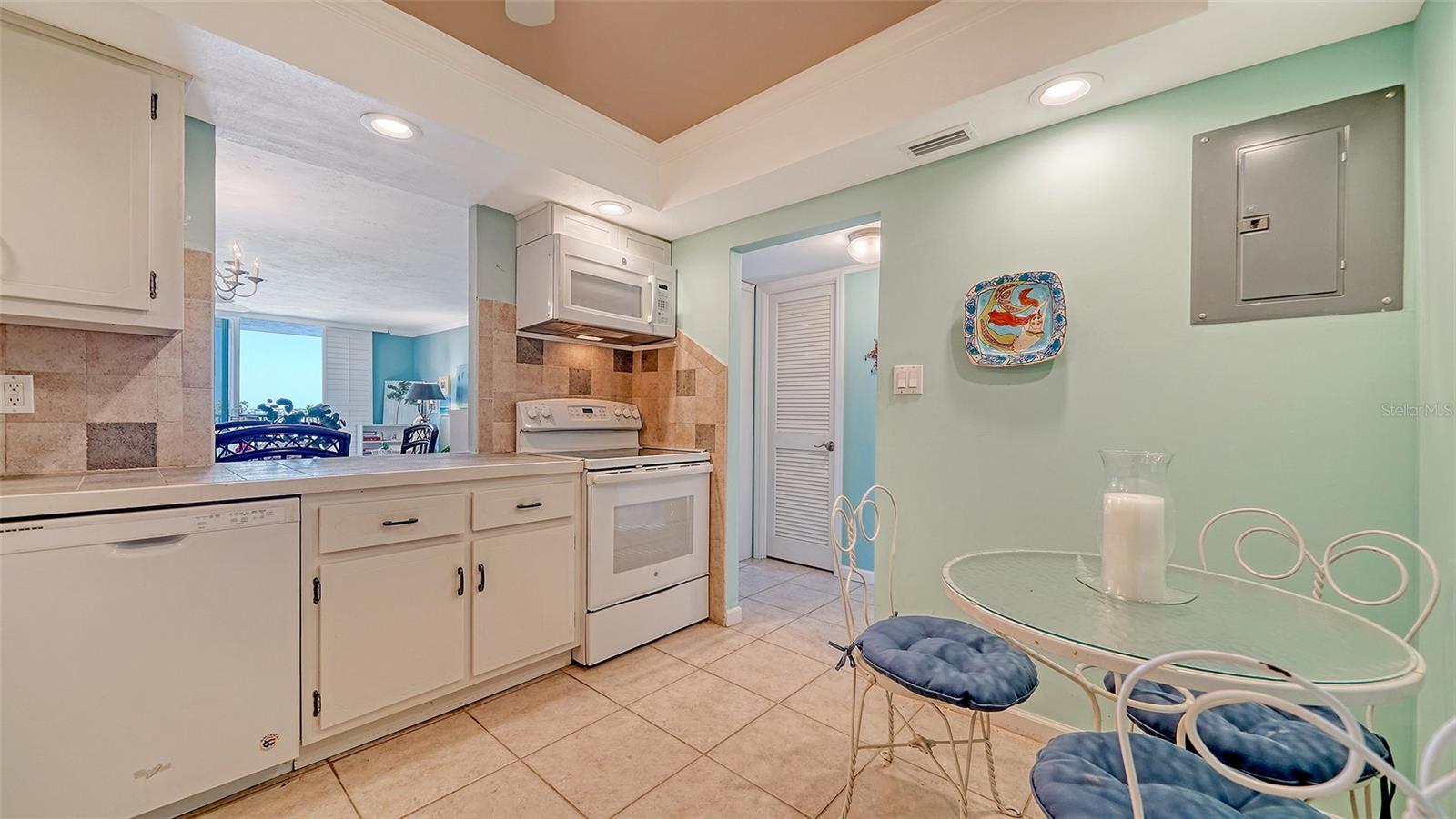 Image 13 of 44 For 101 Gulfstream Avenue 5j