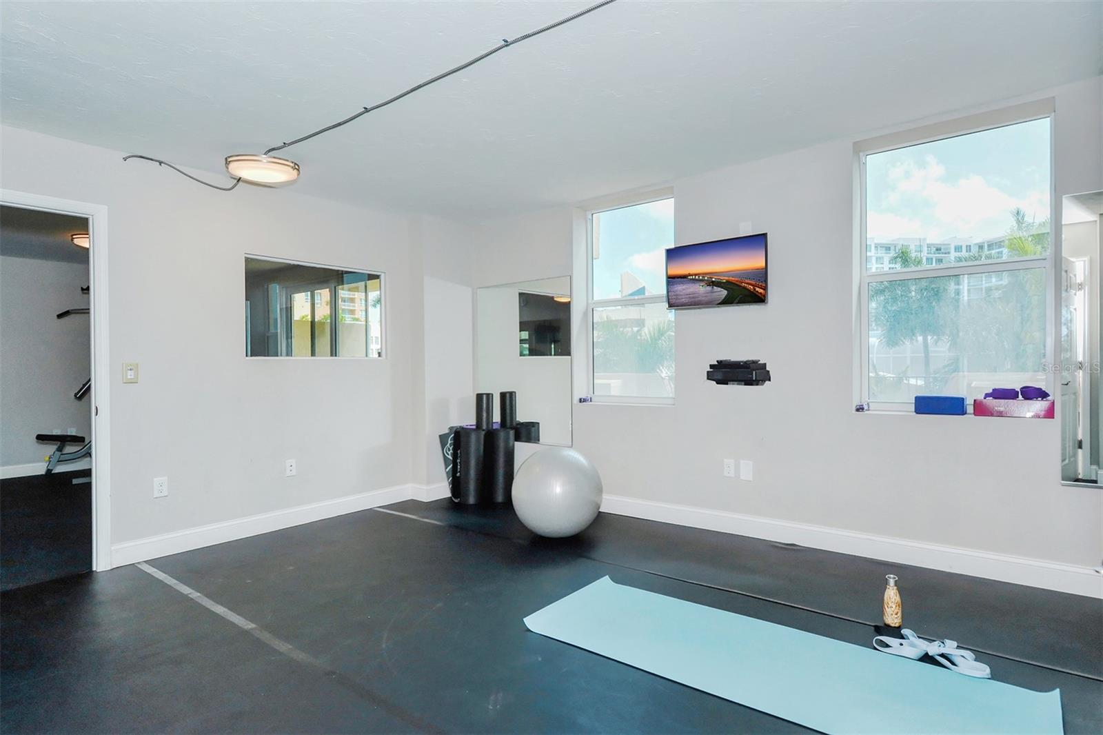 Image 32 of 44 For 101 Gulfstream Avenue 5j