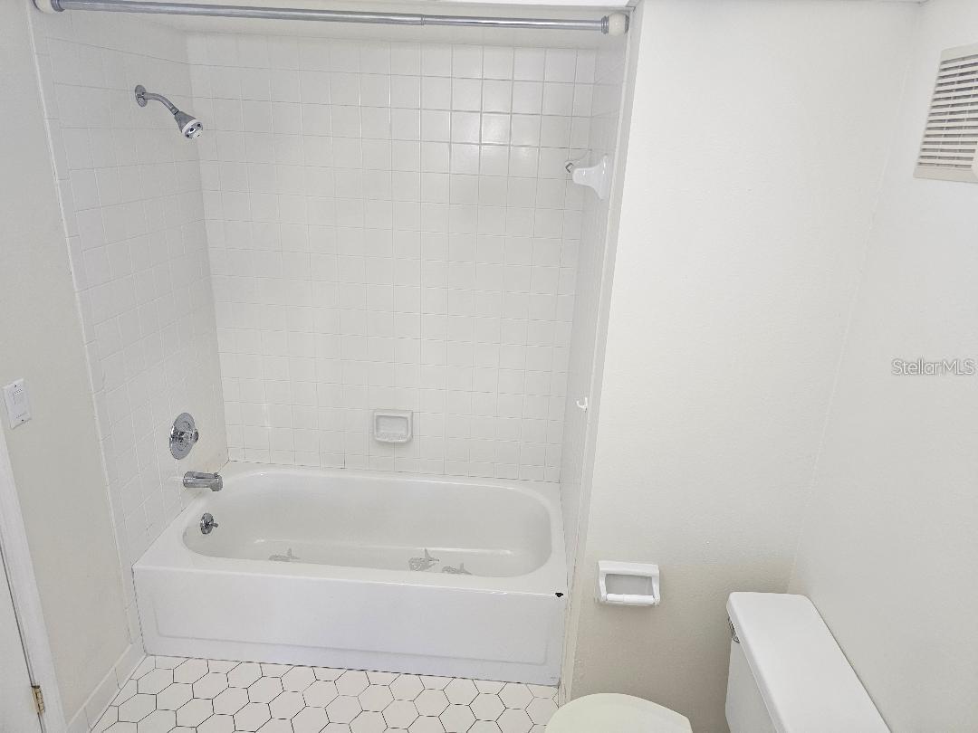 Image 13 of 16 For 6403 Heritage Lane 6403