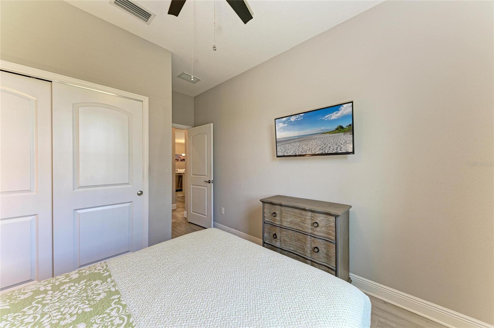Image 26 of 43 For 5957 Amberly Drive