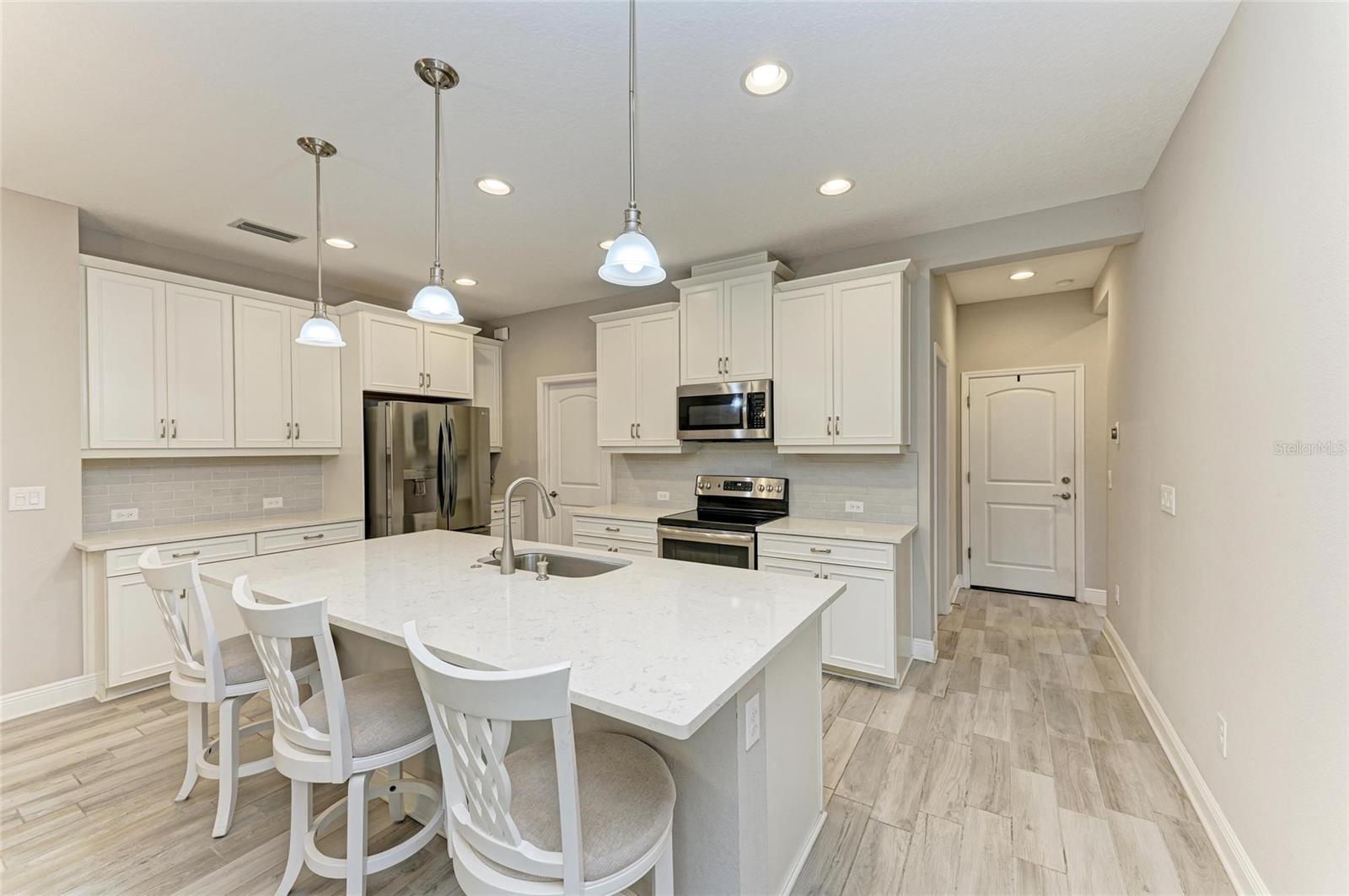 Image 4 of 43 For 5957 Amberly Drive