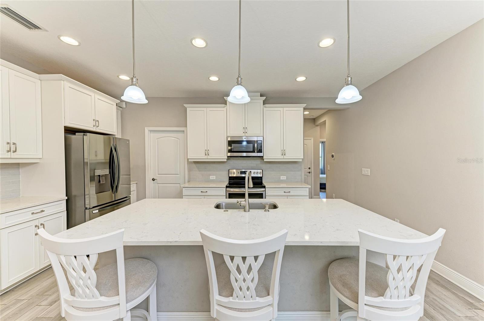 Image 5 of 43 For 5957 Amberly Drive