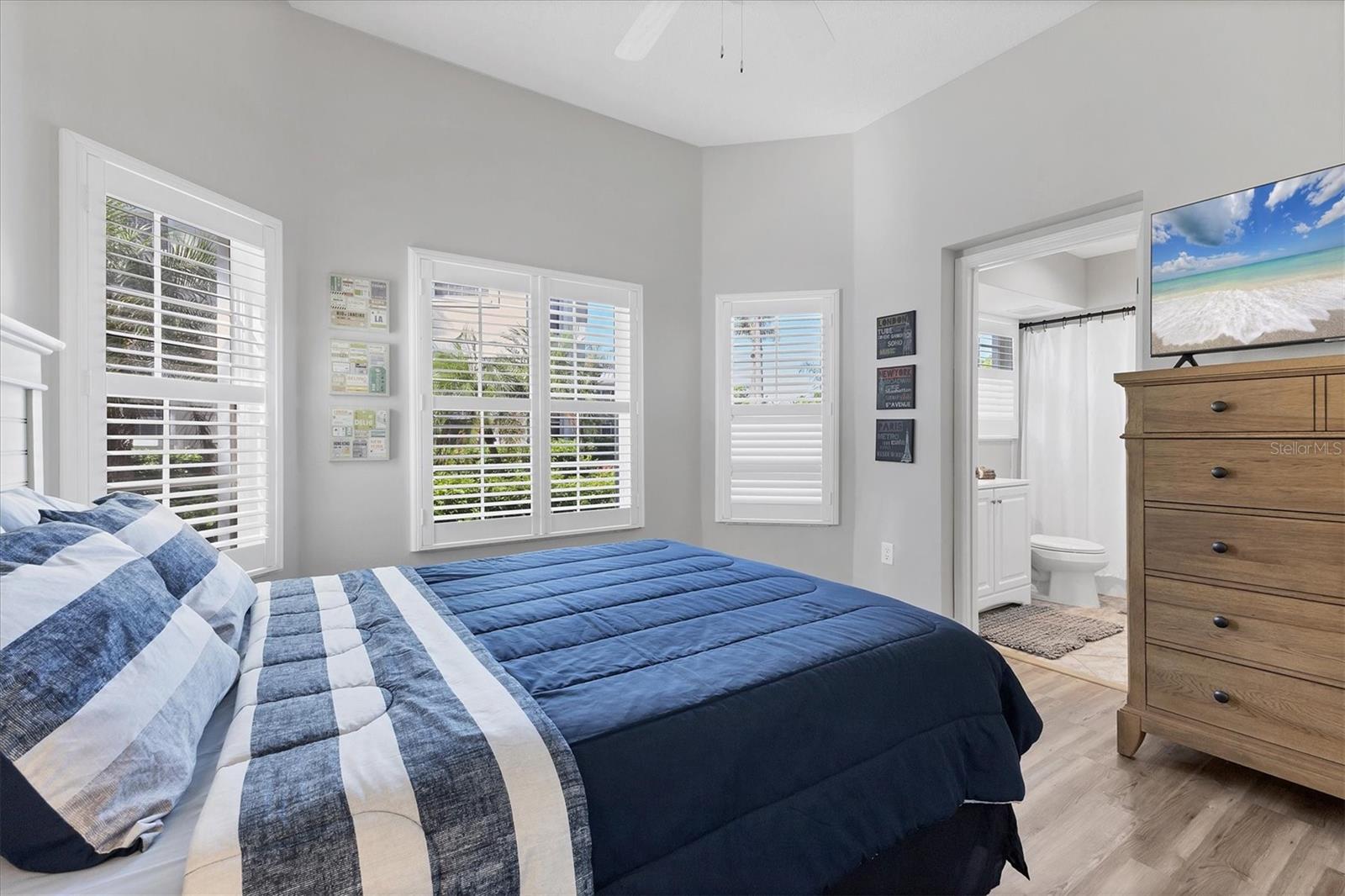 Image 23 of 65 For 3605 54th Drive W 104