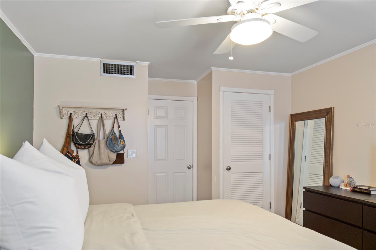 Image 11 of 20 For 3269 Beneva Road 102