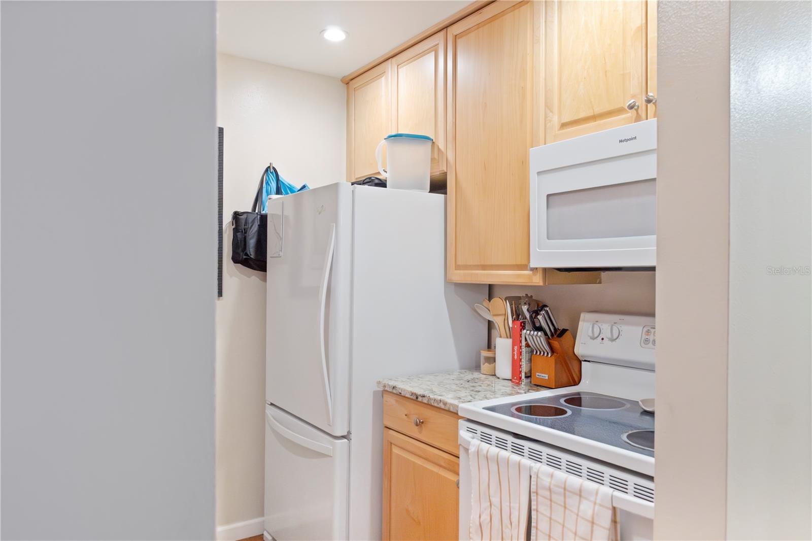 Image 6 of 20 For 3269 Beneva Road 102