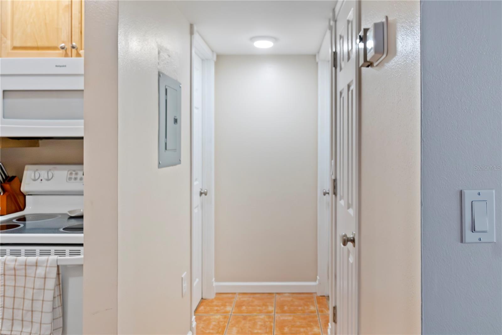 Image 7 of 20 For 3269 Beneva Road 102