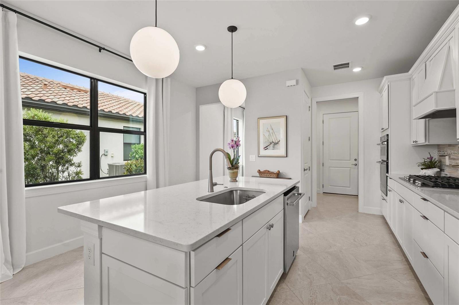 Image 10 of 95 For 6295 Crested Eagle Lane