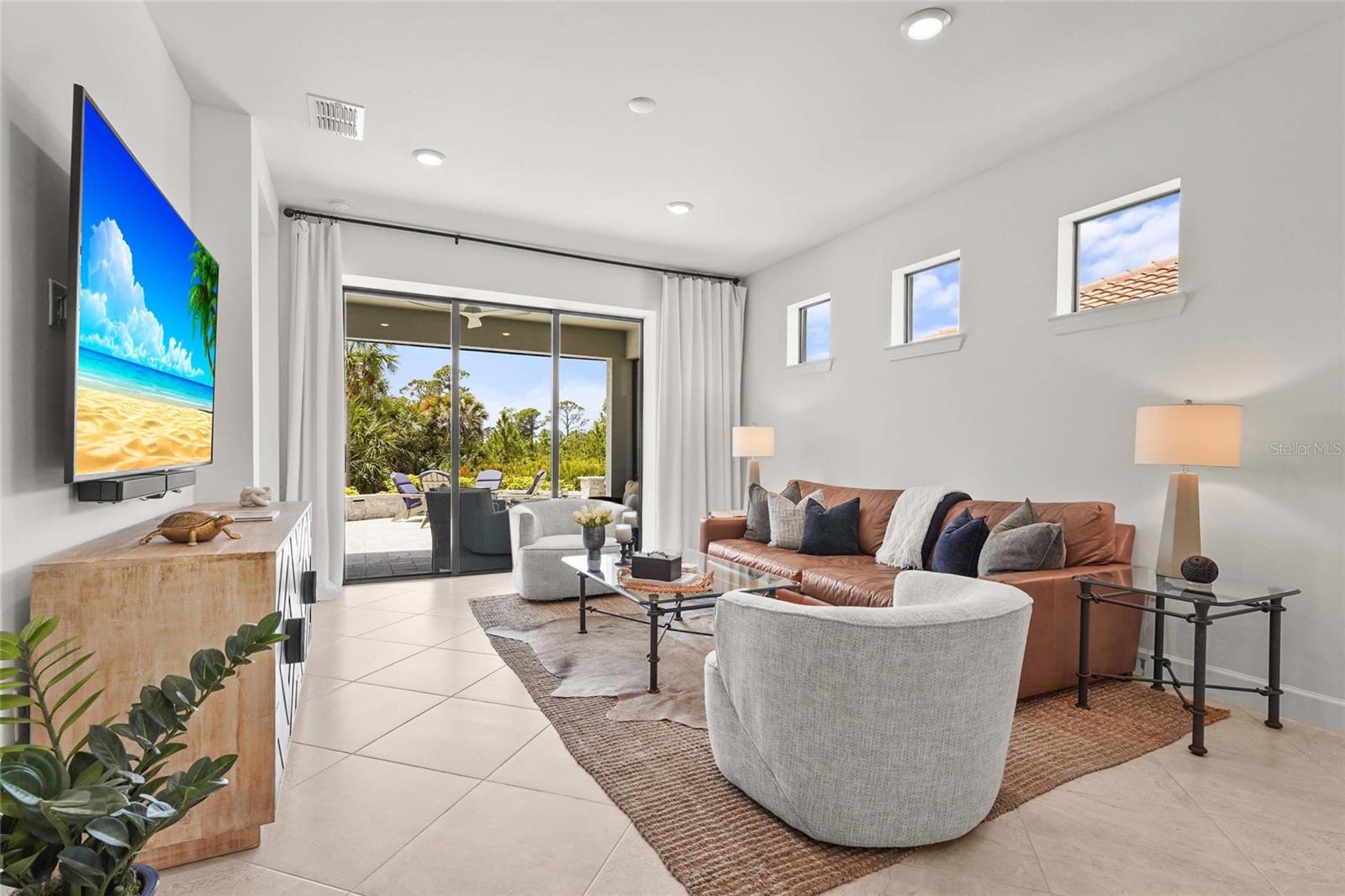 Image 18 of 95 For 6295 Crested Eagle Lane