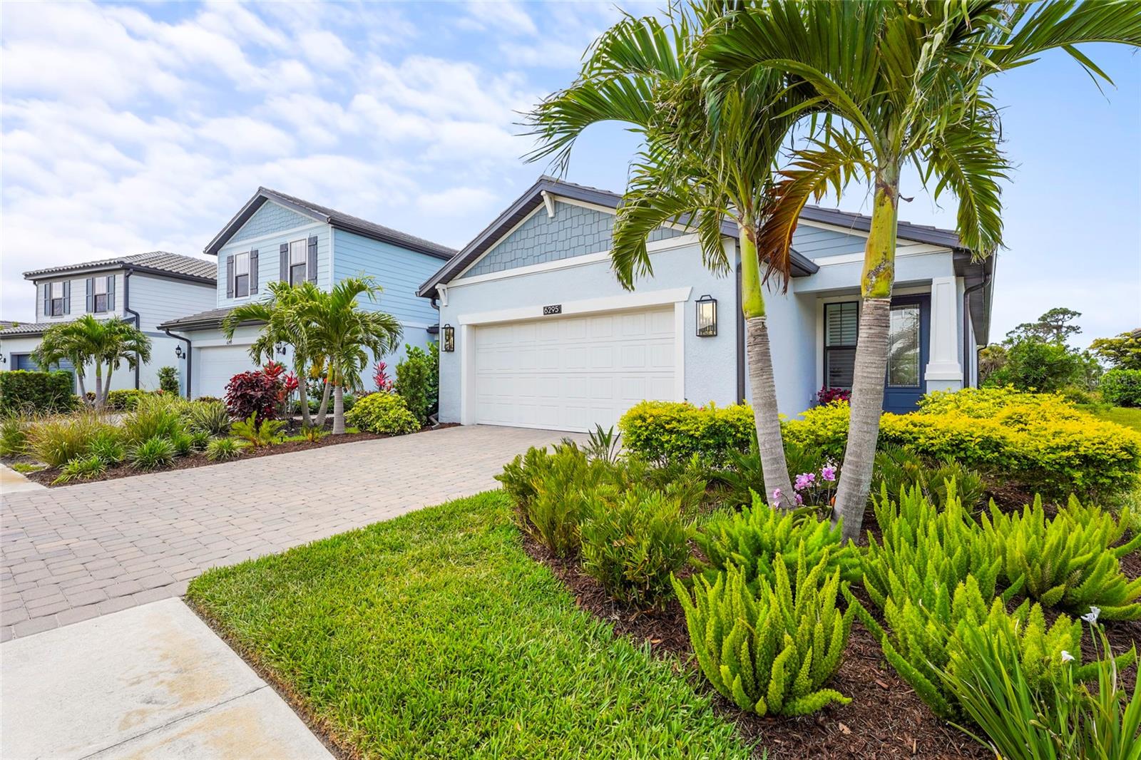 Image 3 of 95 For 6295 Crested Eagle Lane