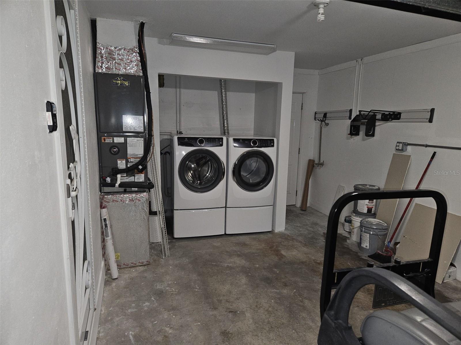Image 9 of 49 For 213 64th Street