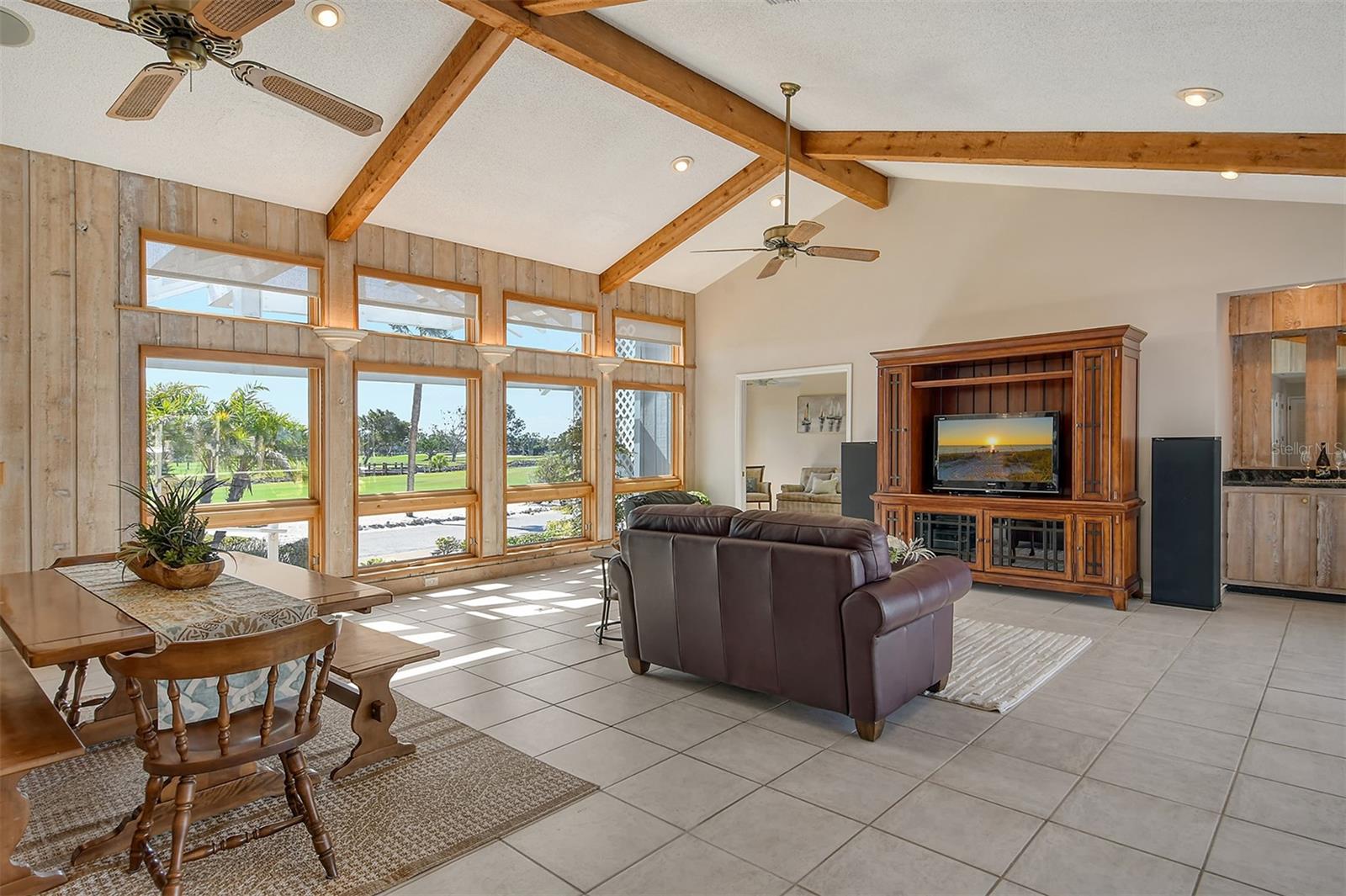 Image 18 of 98 For 621 Ivanhoe Lane