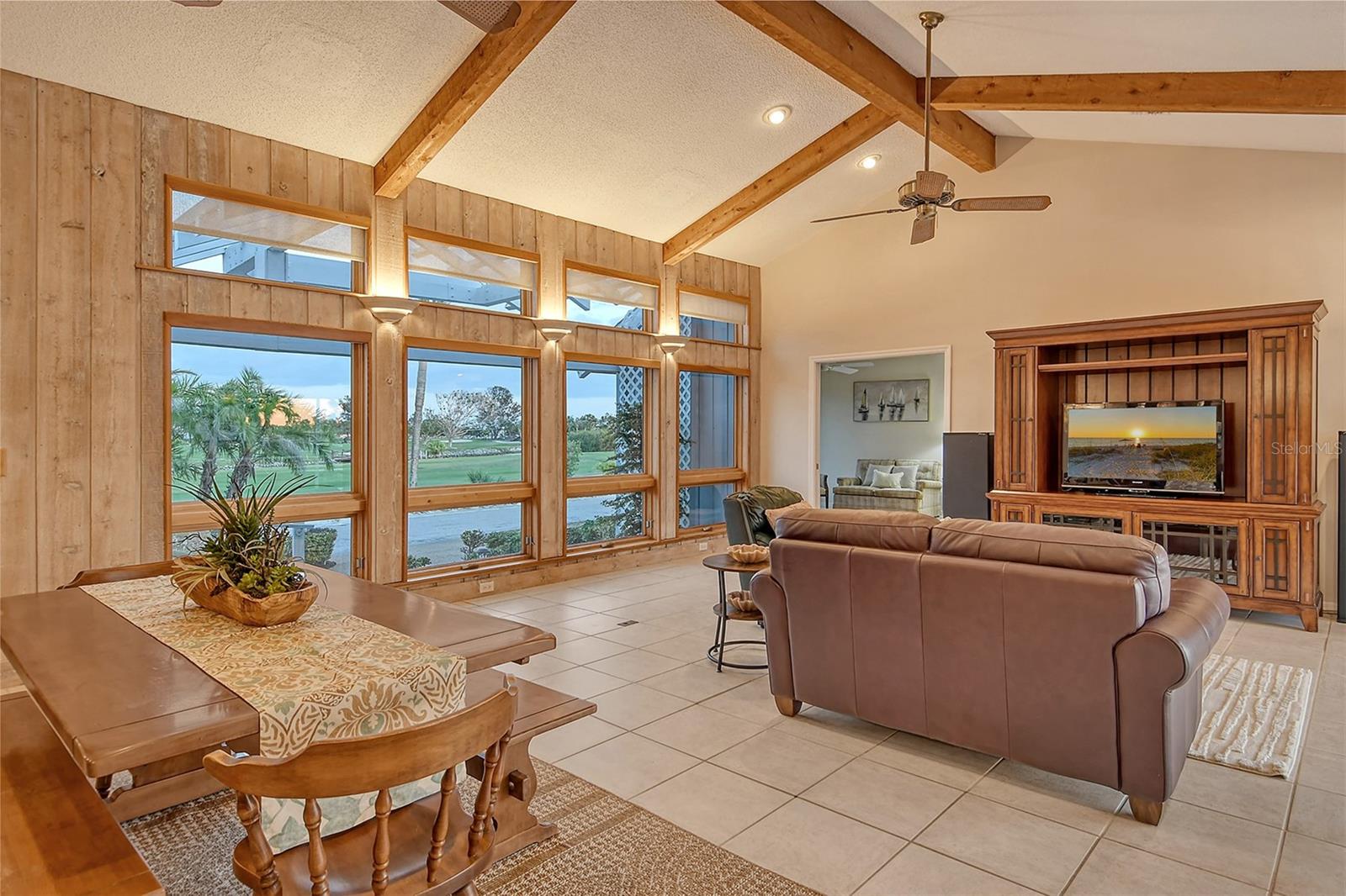 Image 19 of 98 For 621 Ivanhoe Lane
