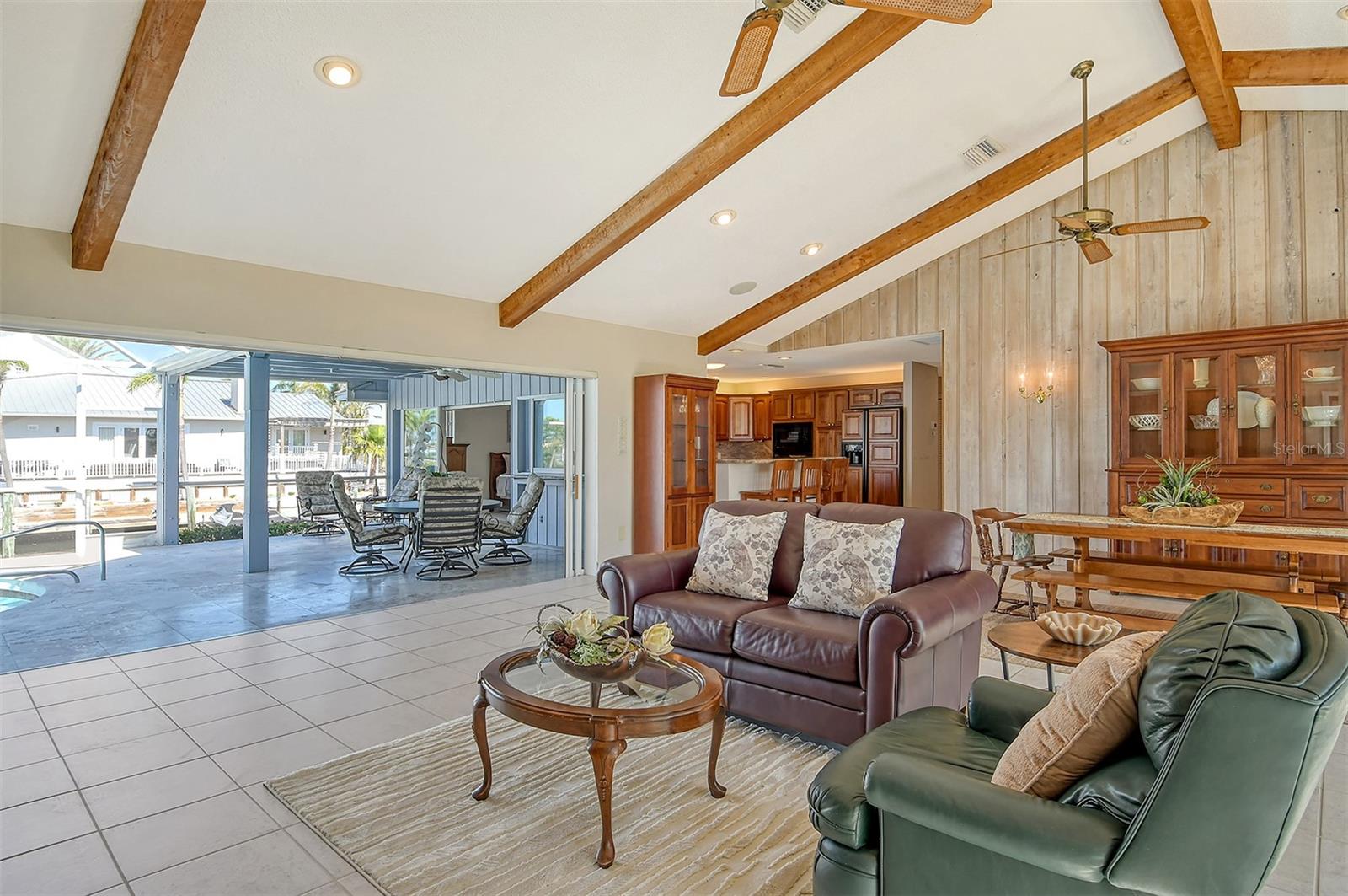 Image 23 of 98 For 621 Ivanhoe Lane