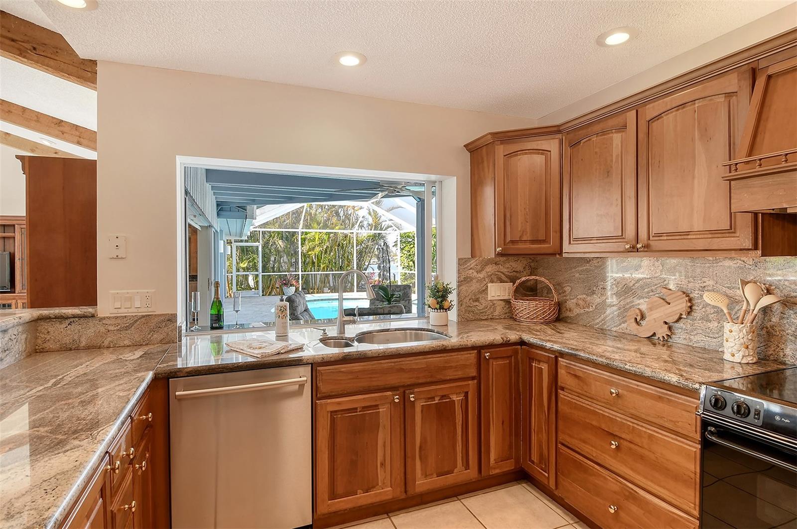 Image 33 of 98 For 621 Ivanhoe Lane