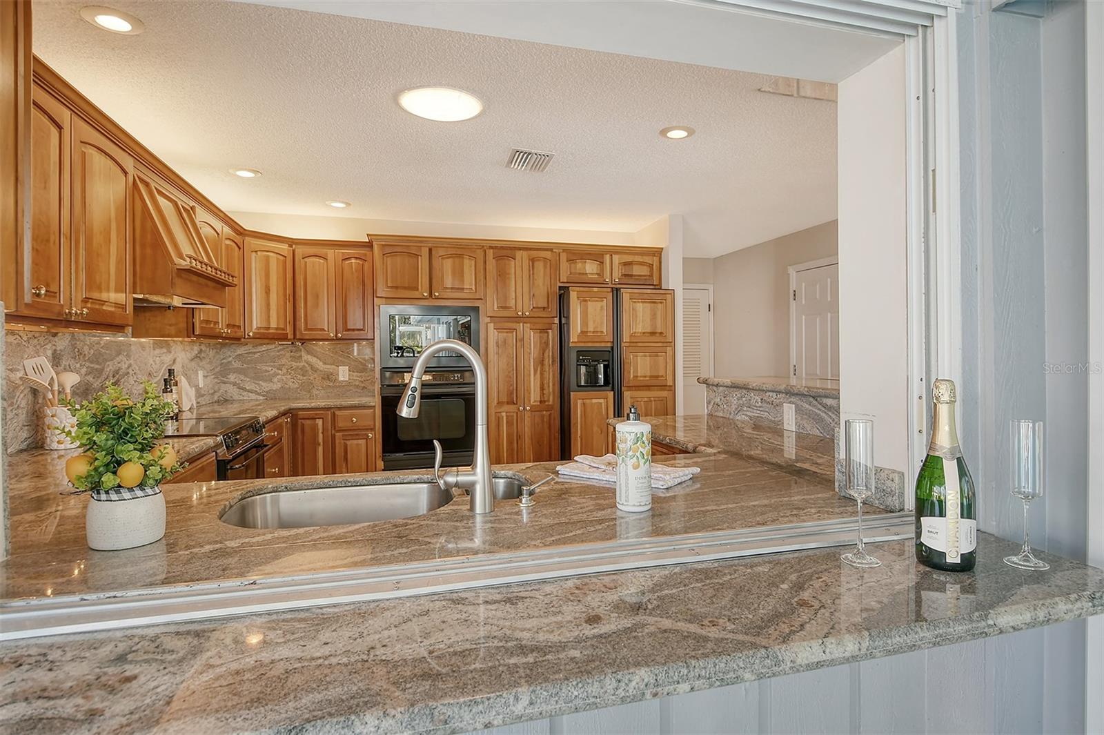 Image 36 of 98 For 621 Ivanhoe Lane