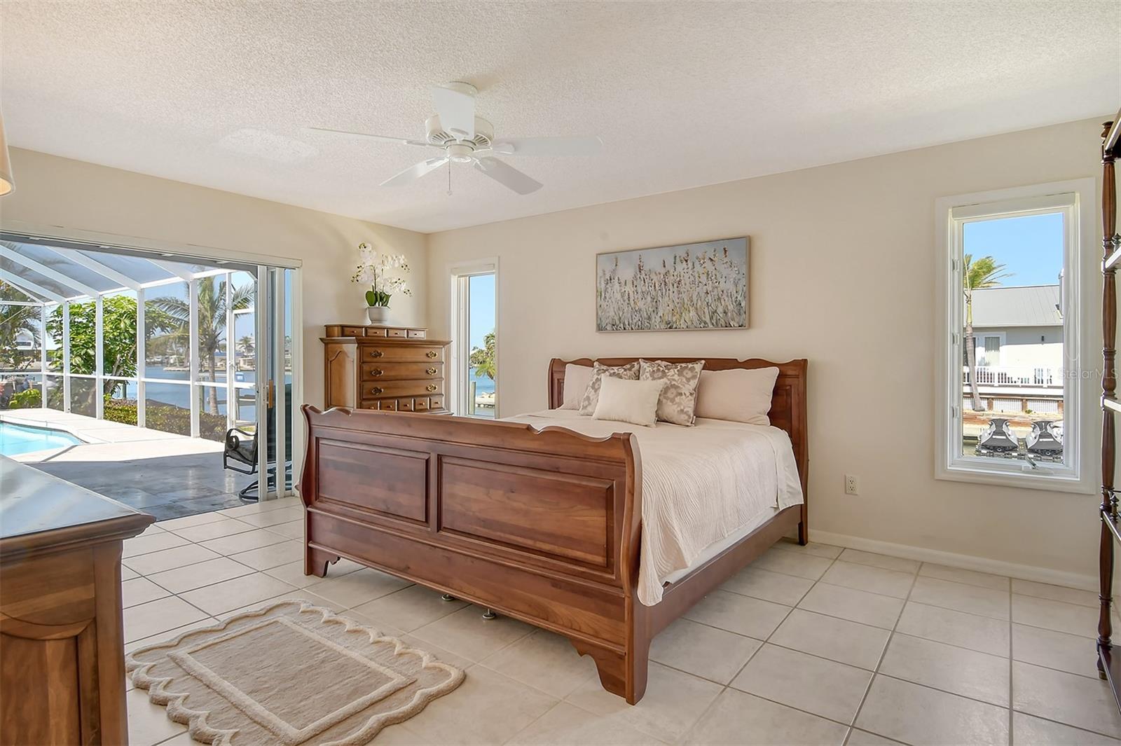 Image 41 of 98 For 621 Ivanhoe Lane