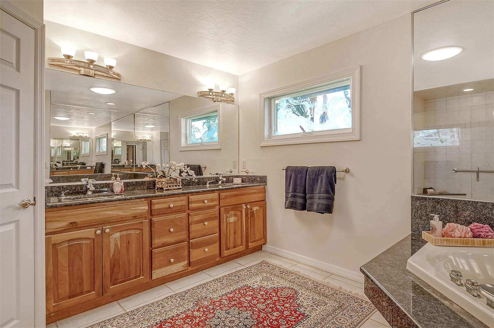 Image 45 of 98 For 621 Ivanhoe Lane
