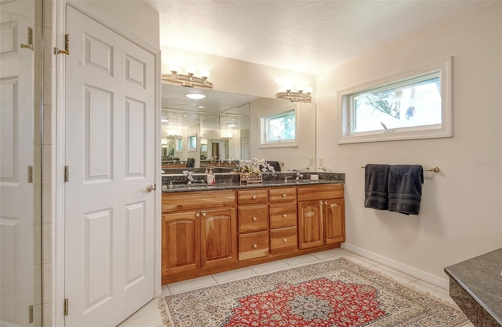 Image 46 of 98 For 621 Ivanhoe Lane