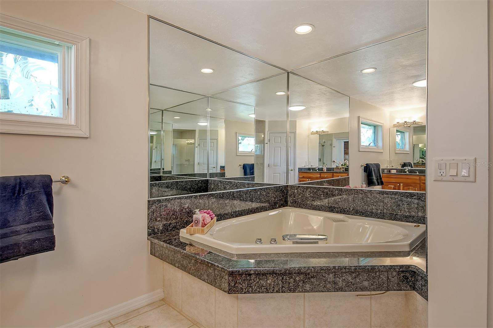 Image 47 of 98 For 621 Ivanhoe Lane