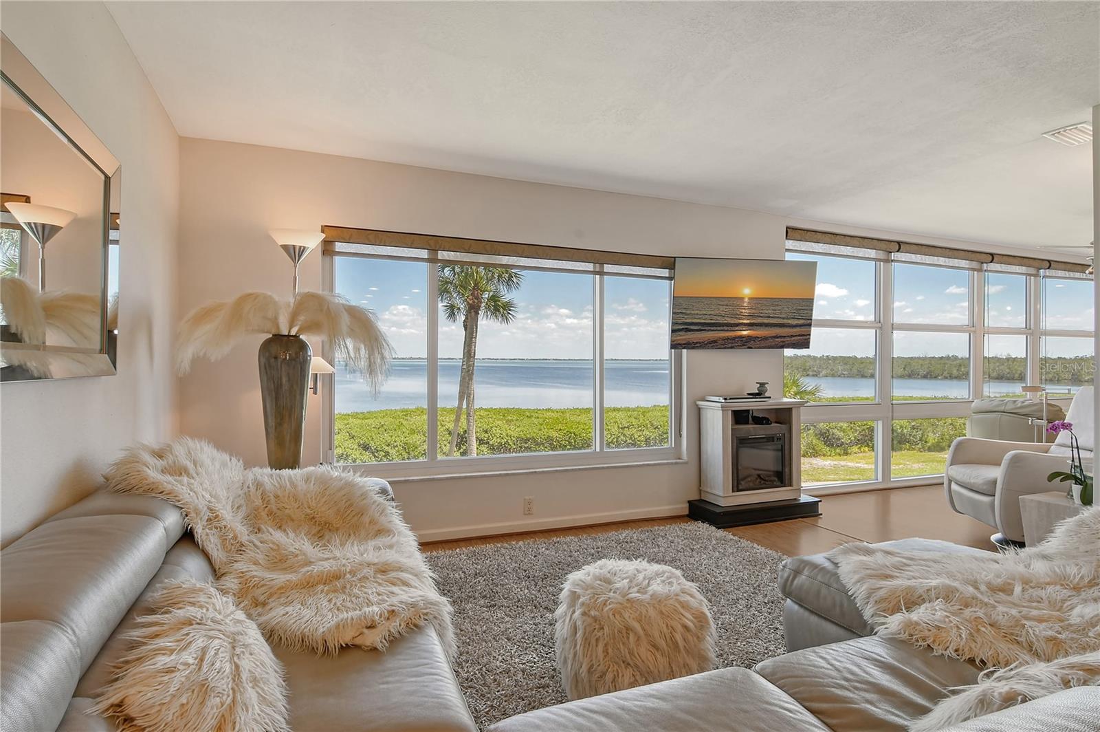 Image 11 of 75 For 4800 Gulf Of Mexico Drive 205