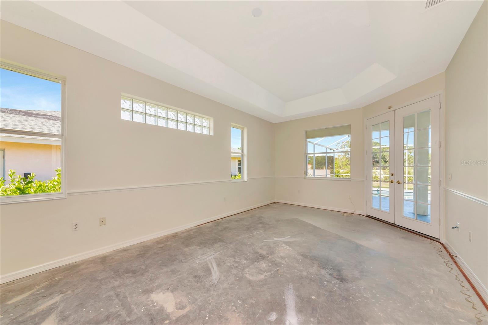 Image 11 of 27 For 4092 Green Tree Avenue