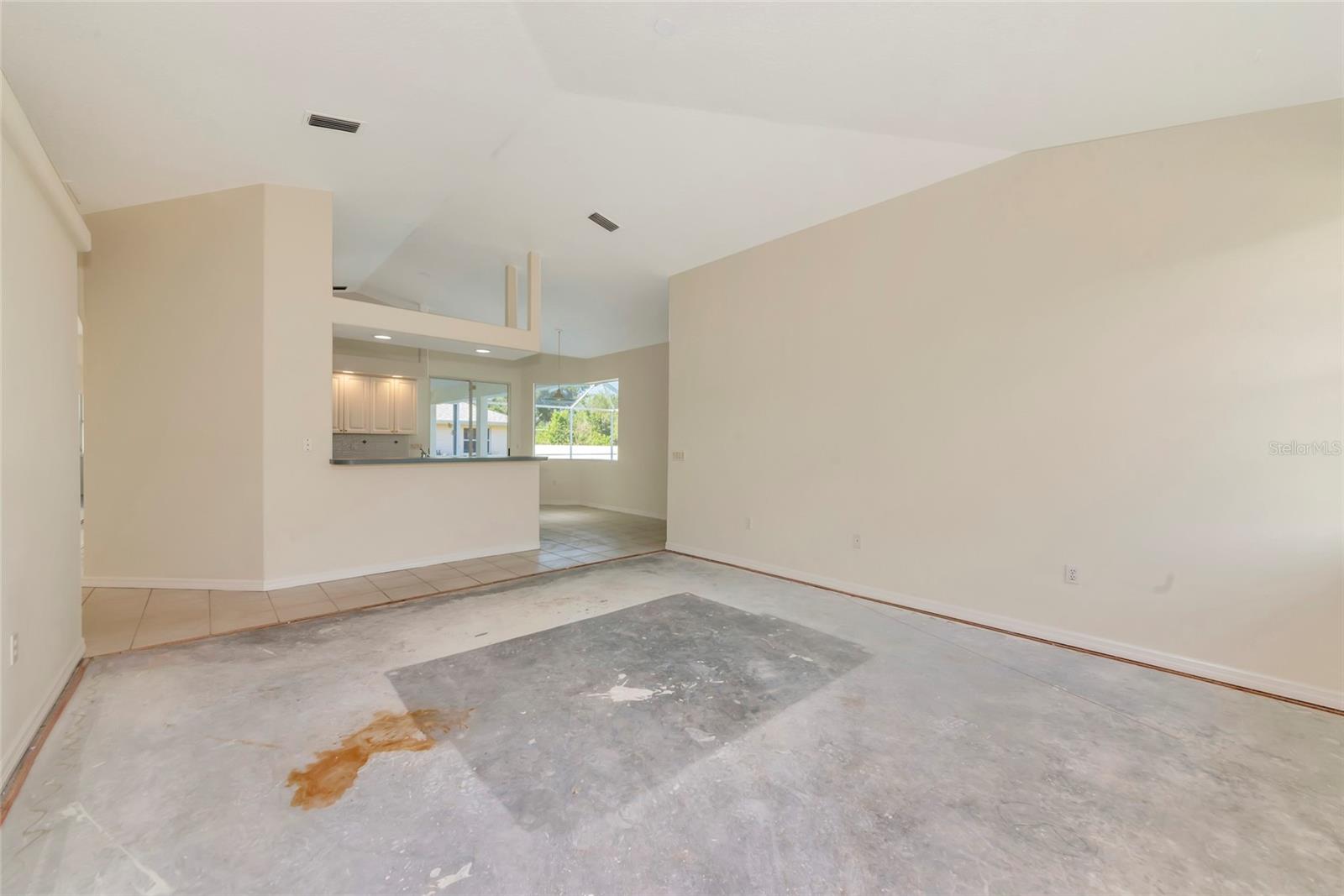 Image 16 of 27 For 4092 Green Tree Avenue