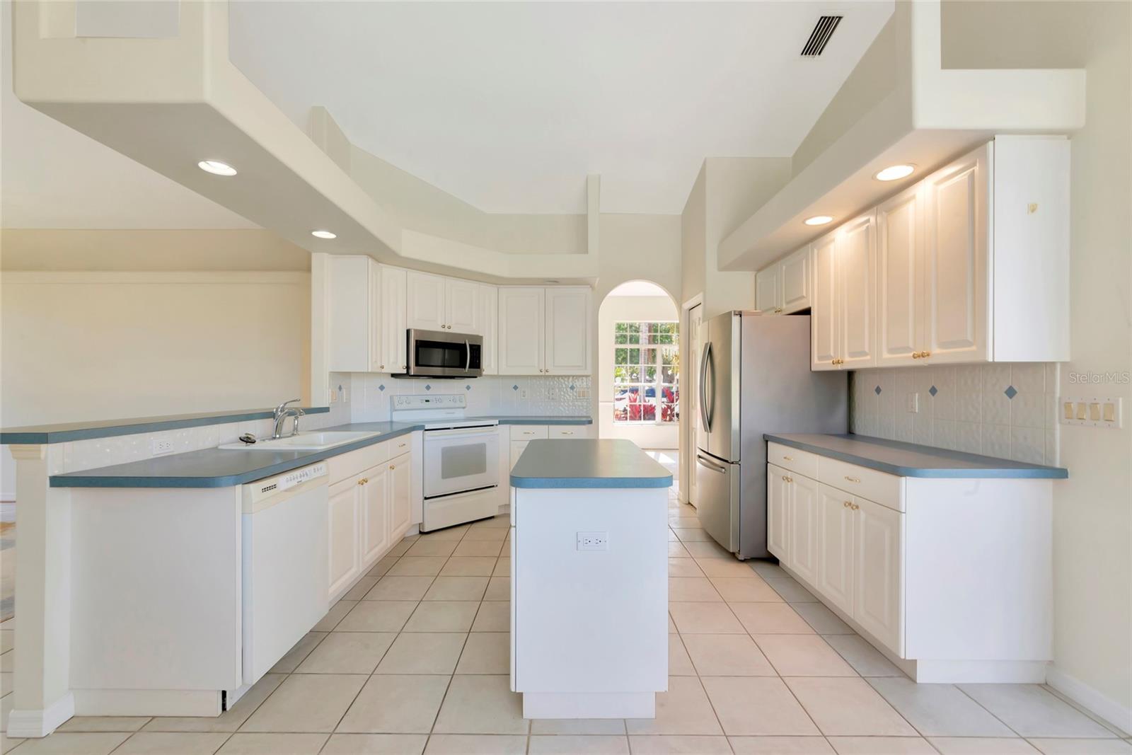 Image 17 of 27 For 4092 Green Tree Avenue