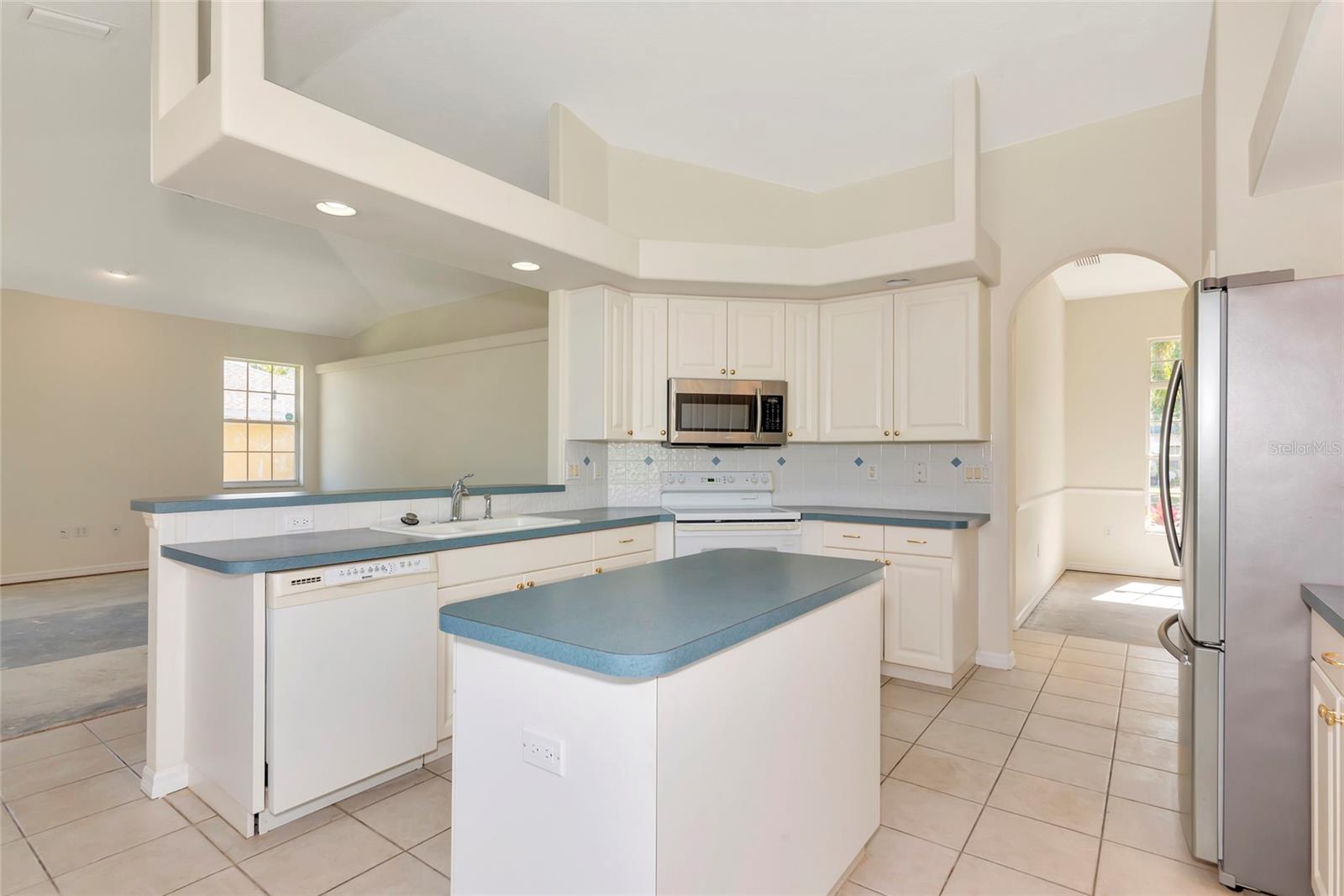Image 18 of 27 For 4092 Green Tree Avenue
