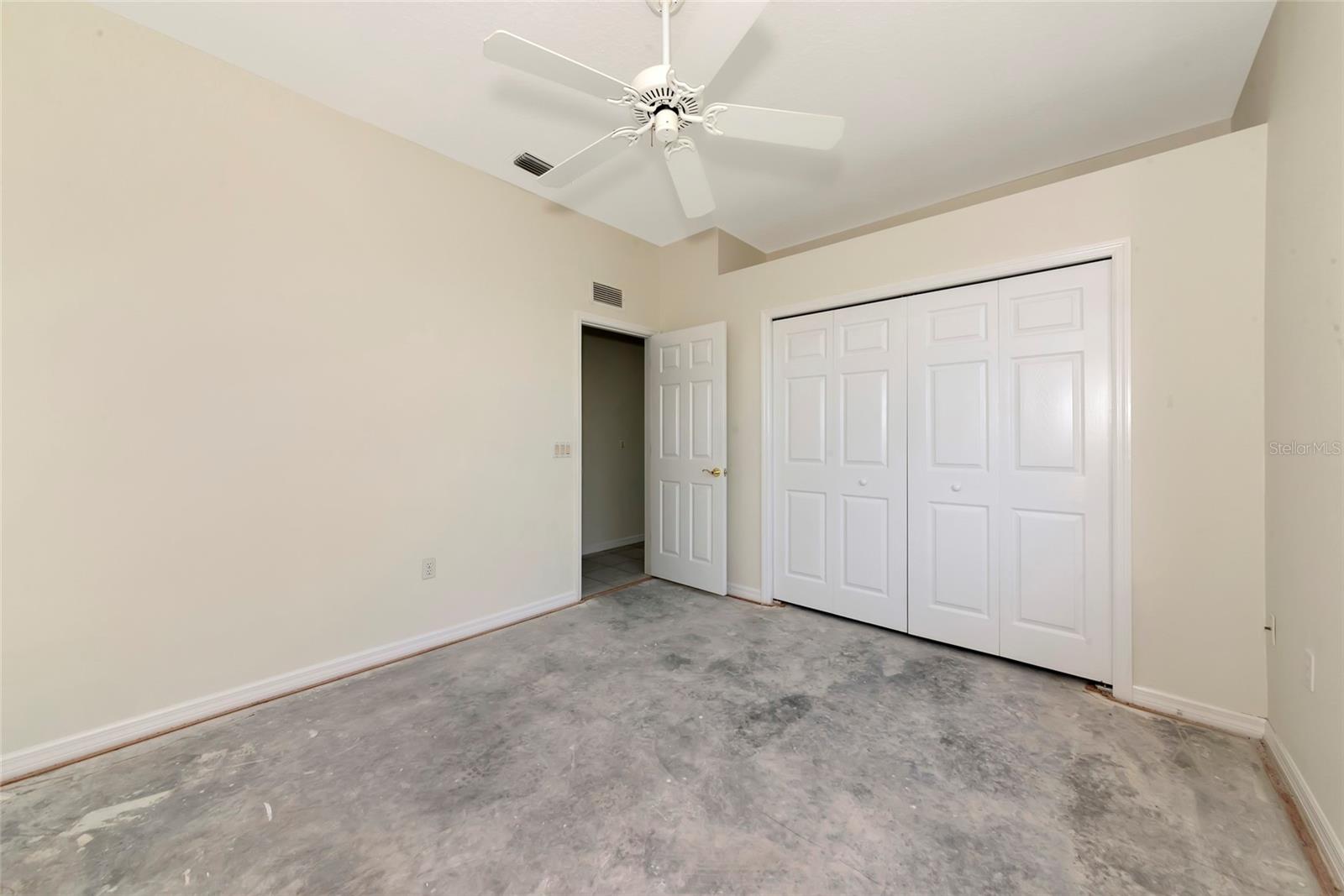 Image 22 of 27 For 4092 Green Tree Avenue