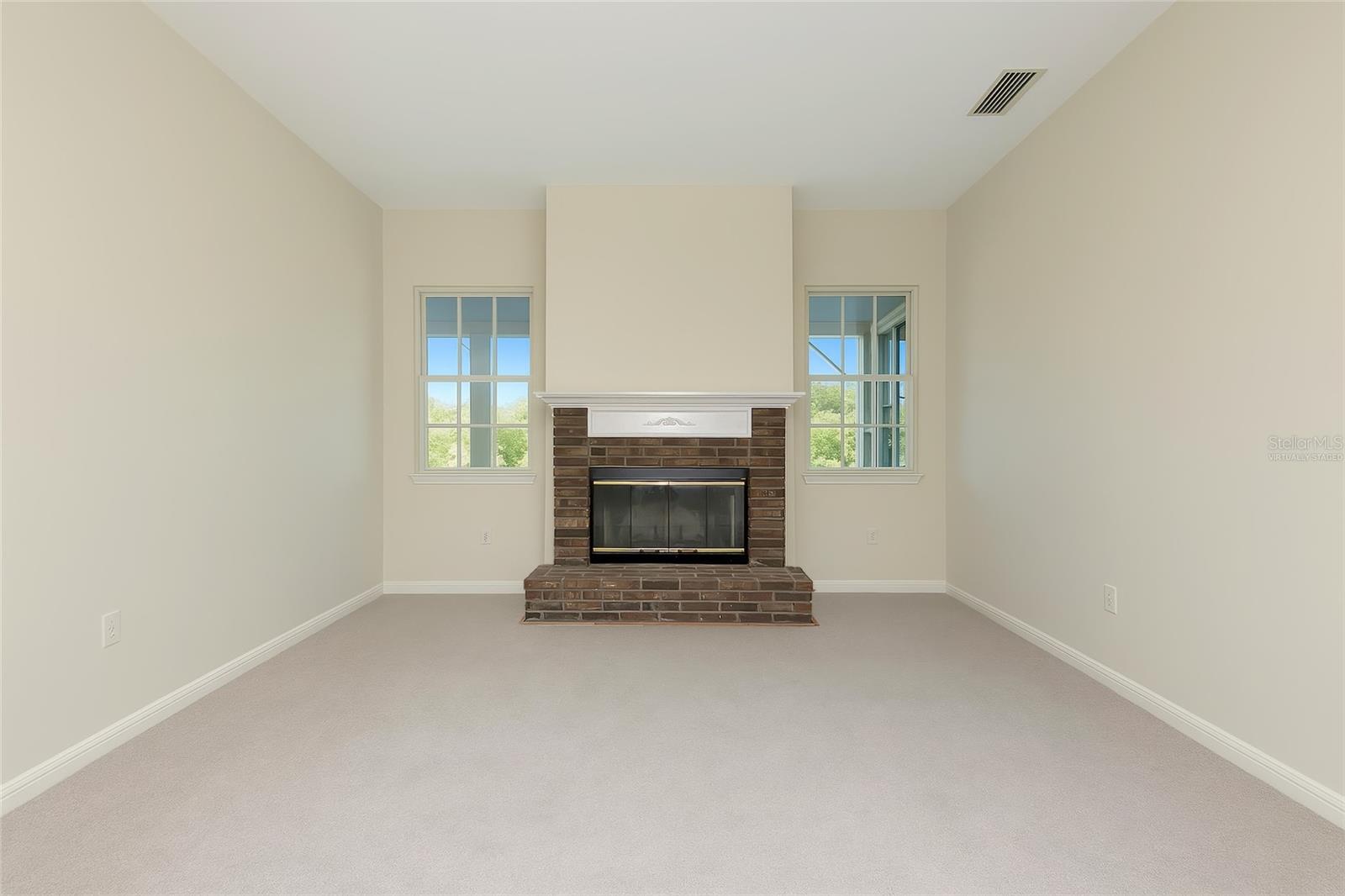 Image 4 of 27 For 4092 Green Tree Avenue