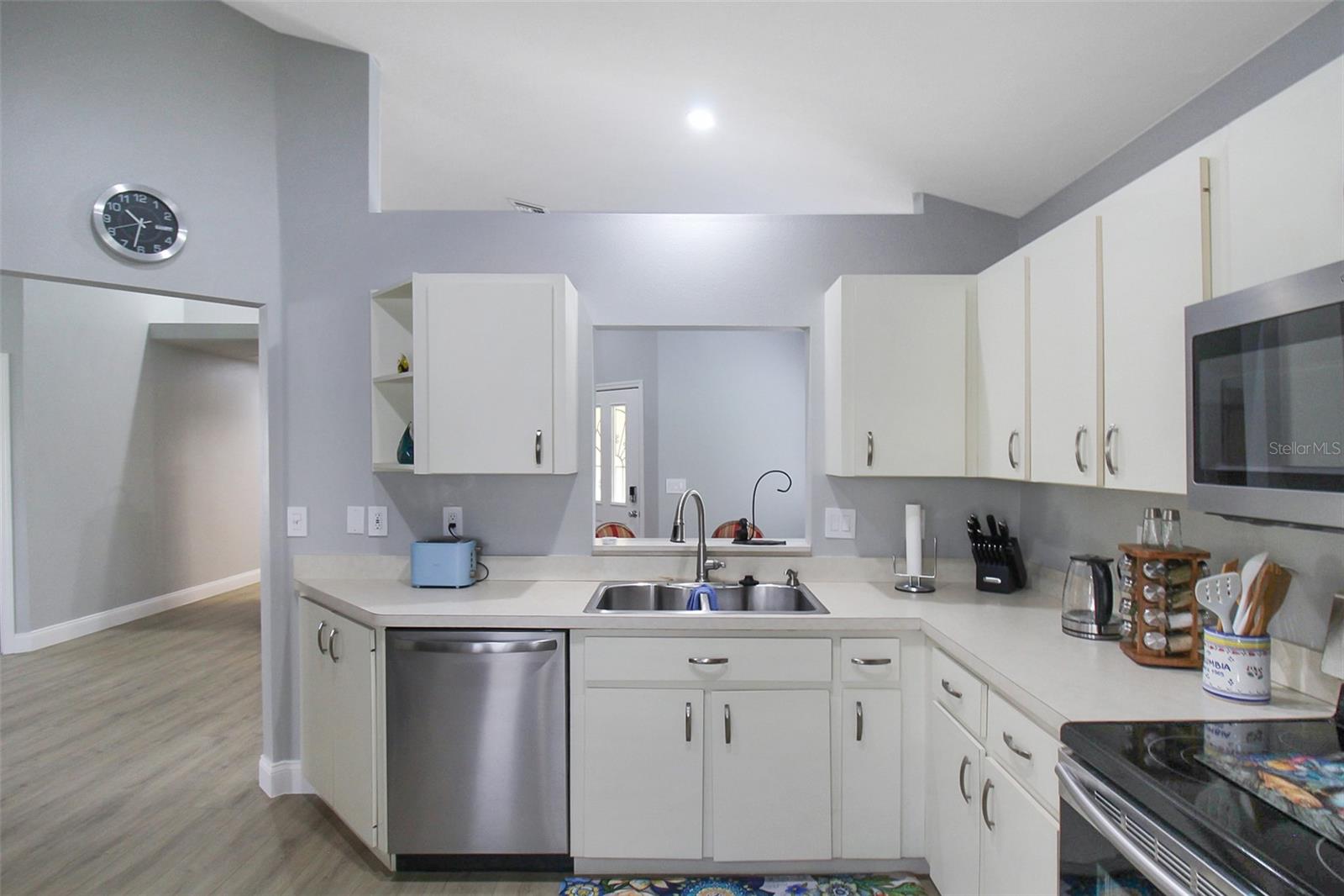 Image 14 of 52 For 1304 Capri Isles Boulevard 31